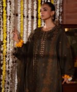 Raw Silk Embroidered Green 3 Piece Suit - Image 3