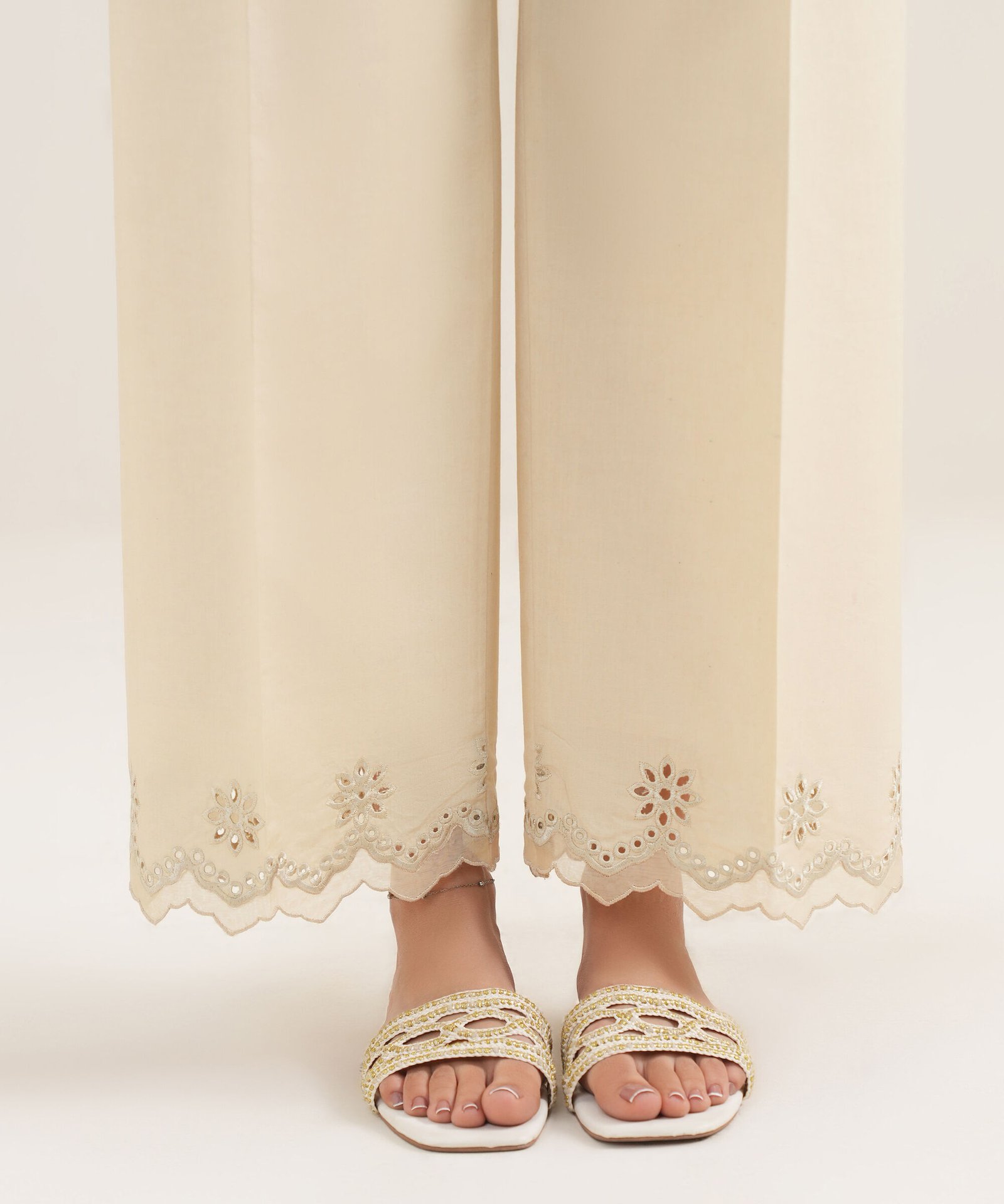 0NSDDS26V021_1 Cotton Printed Beige Trousers Fabric - Image 1