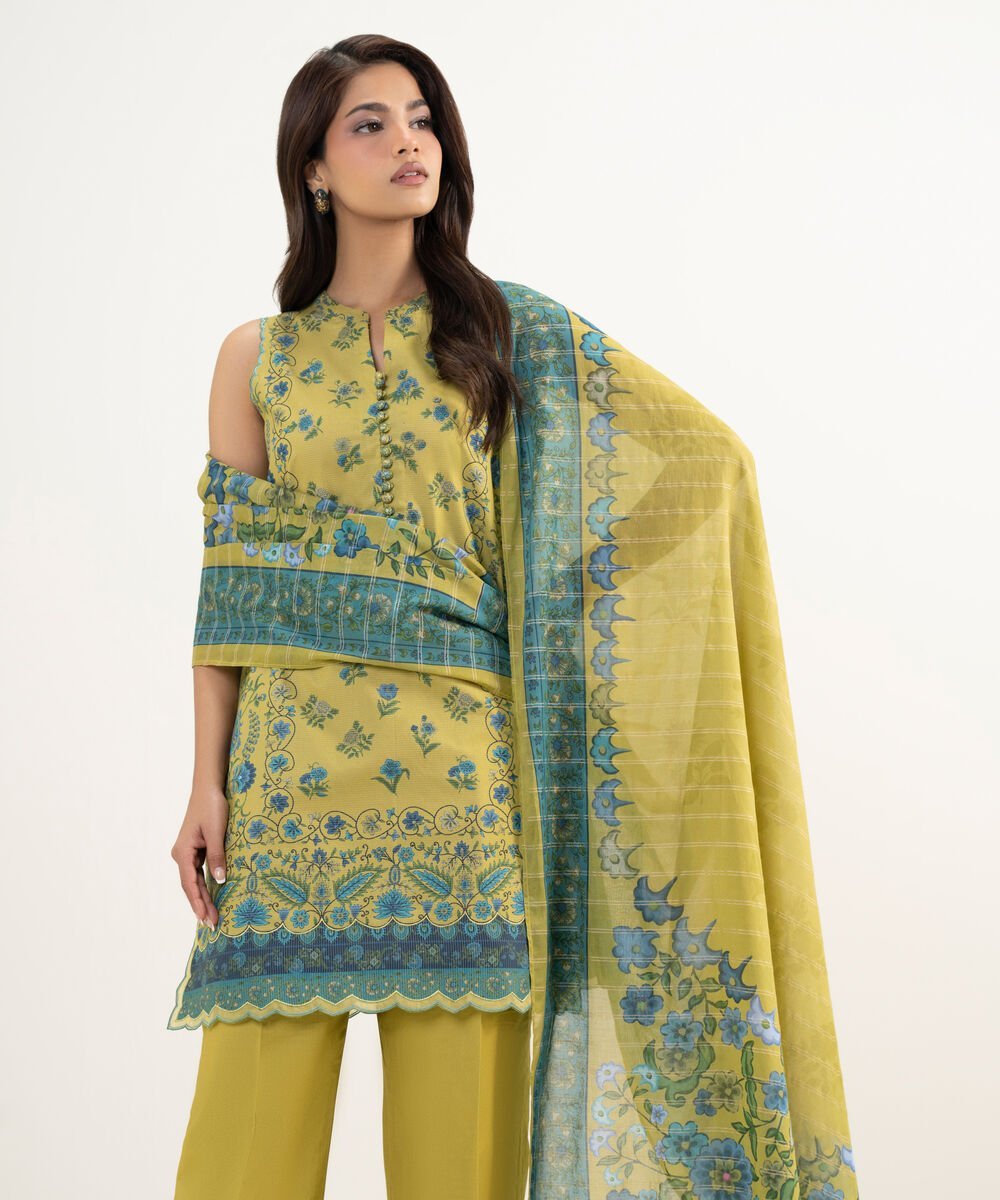 0U3PDYS26V26_1 Zari Lawn Yellow Printed 3 Piece Suit - Image 1
