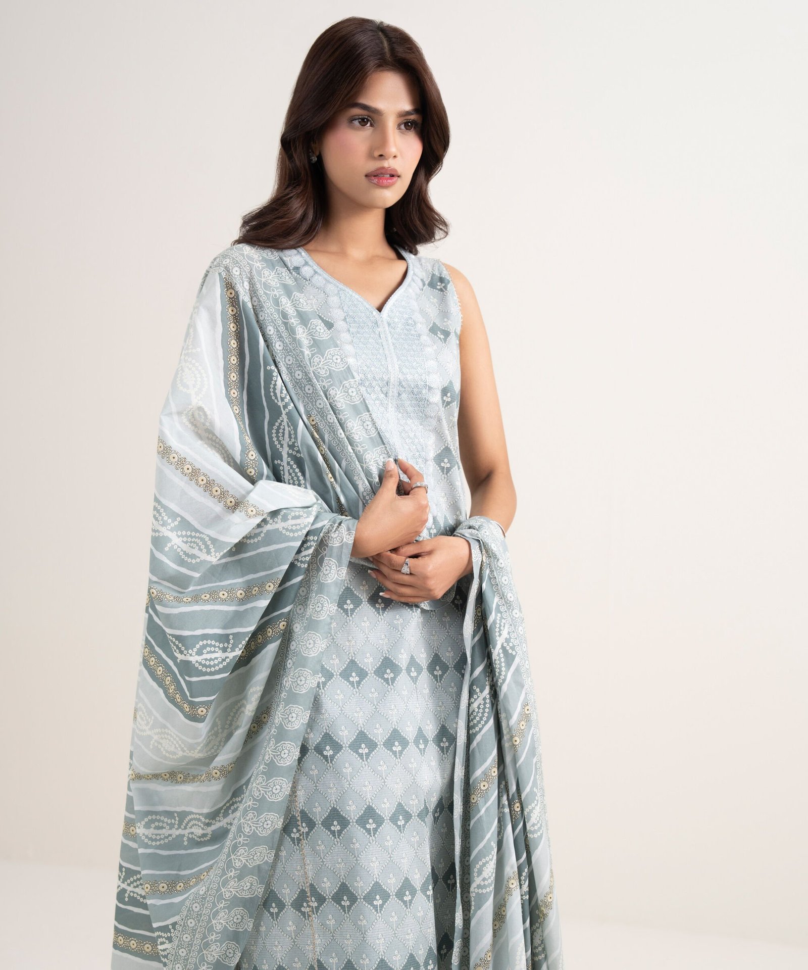 2DEDDS26V212_1 Lawn Grey Embroidered 3 Piece Suit - Image 1