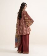 Zari Lawn Embroidered Red 3 Piece Suit - Image 4