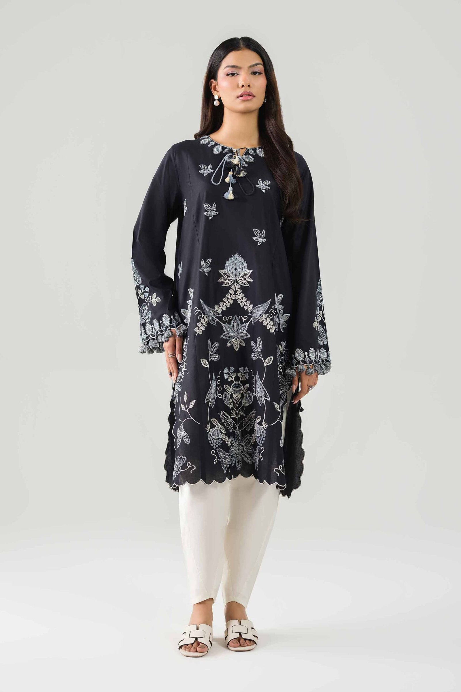 42601098-_2.jpg 2 Piece - Embroidered Suit - 42601098 - Image 1