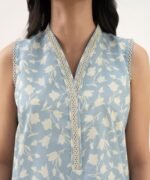 Zari Lawn Embroidered Blue 3 Piece Suit - Image 4