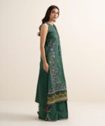 Textured Lawn Embroidered Green 3 Piece Suit - Image 2