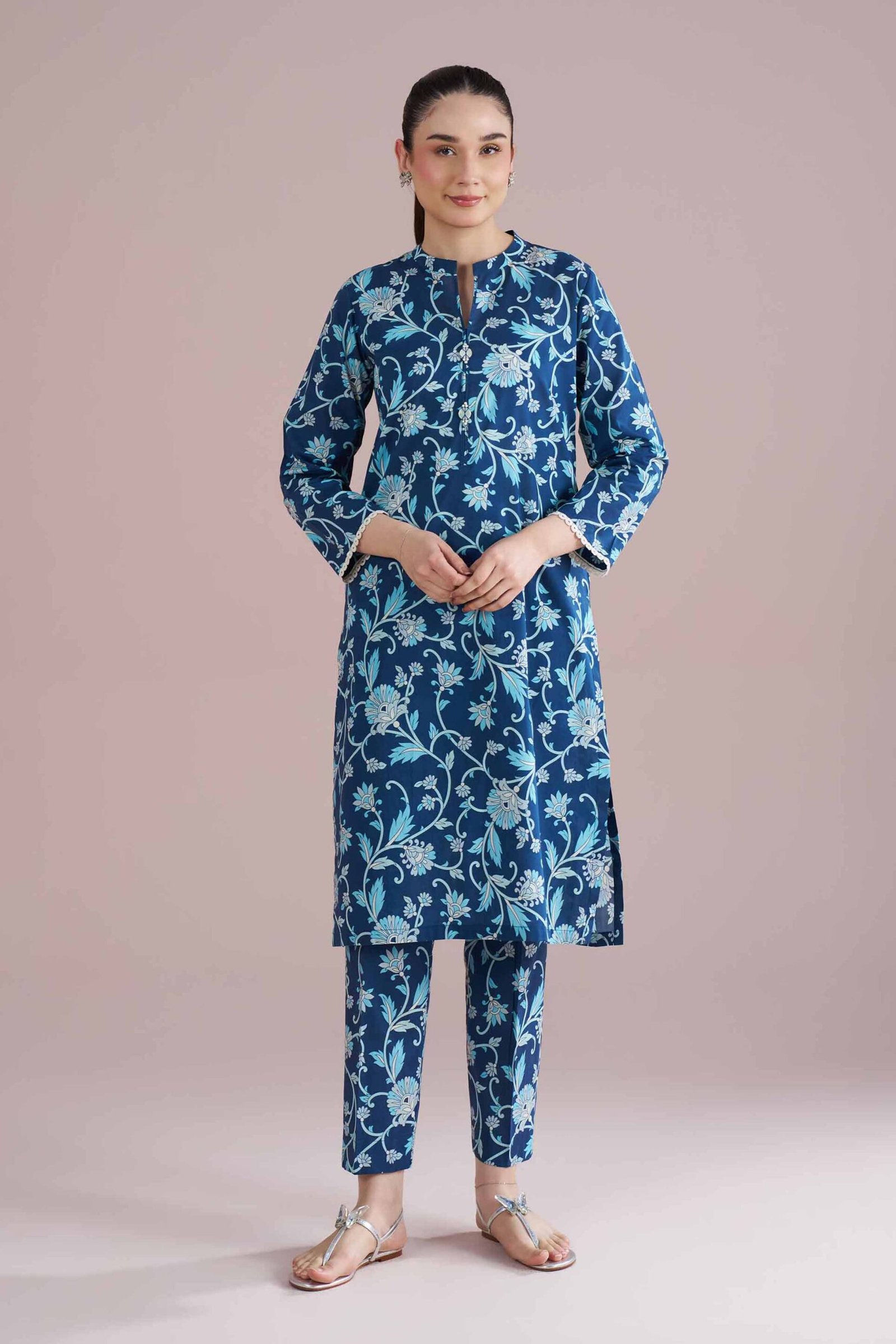 PE26-195-_3.jpg 2 Piece - Printed Suit - PE26-195 - Image 1