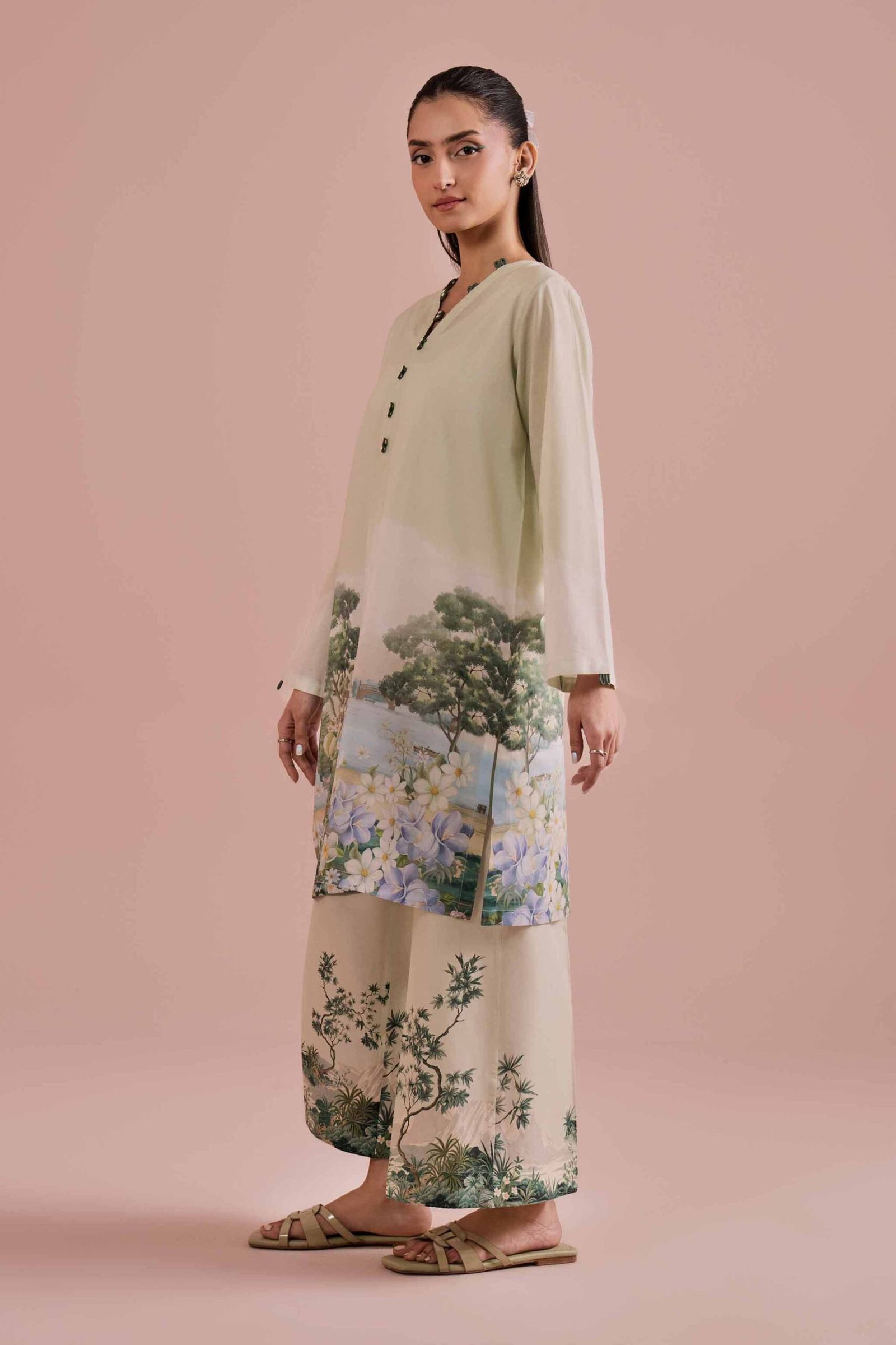 PE26-273-_4.jpg 2 Piece - Printed Suit - PE26-273 - Image 1