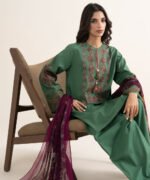 Textured Lawn Embroidered Green 3 Piece Suit - Image 2