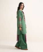 Textured Lawn Embroidered Green 3 Piece Suit - Image 3