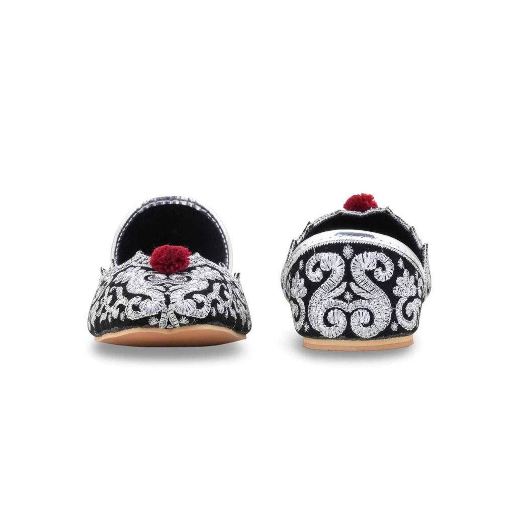 Silver Ethnic Khussa For Ladies EC8622 - view 3