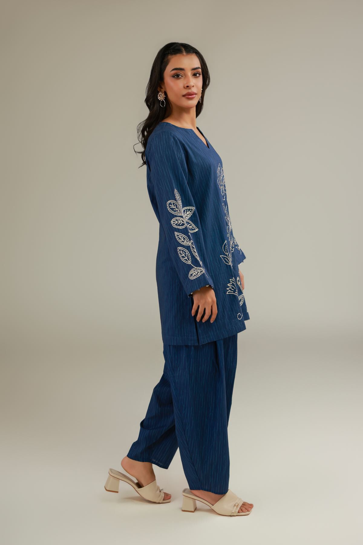 1-26-124-b-f_multi_4.jpg Floral Navy Shalwar 1