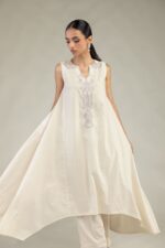 Floral Sleeveless Kurta - View 1