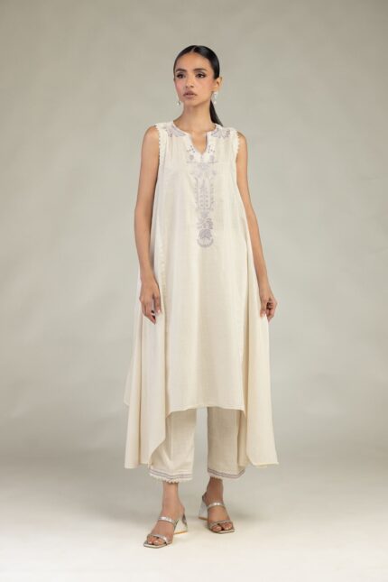 Floral Sleeveless Kurta - View 2