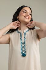 Floral Sleeveless Kurta - View 2