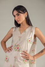 Sleeveless Cambric Kurta - View 2