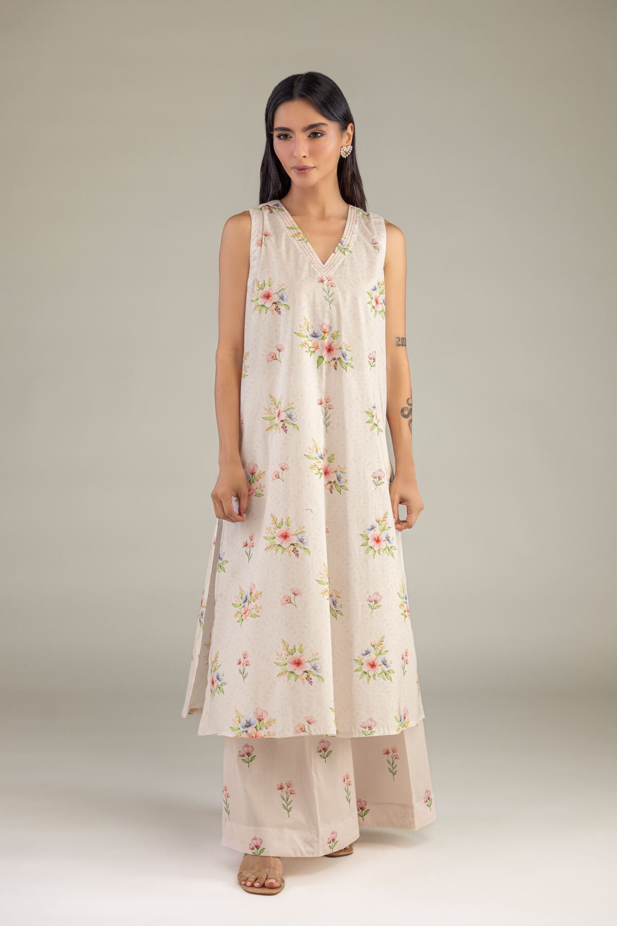 Sleeveless Cambric Kurta-1 Sleeveless Cambric Kurta - View 1