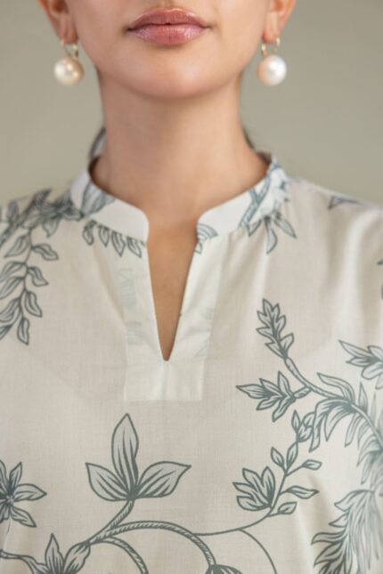 Floral Cambric Kurta - View 2