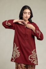 Maroon V-Neck Kurta - View 5