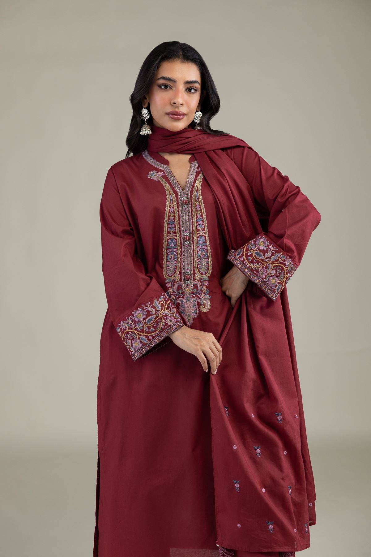 maroon-lawn-dupatta-1 Maroon Lawn Dupatta - View 1