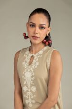 Beige Sleeveless Kurta - View 5