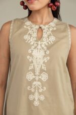 Beige Sleeveless Kurta - View 4