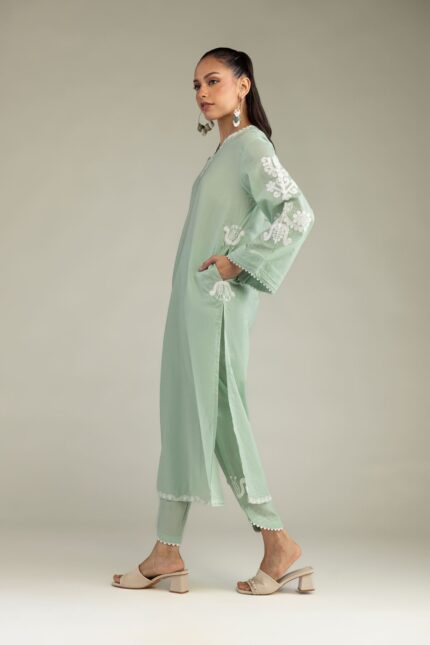 Floral Cambric Kurta - View 2