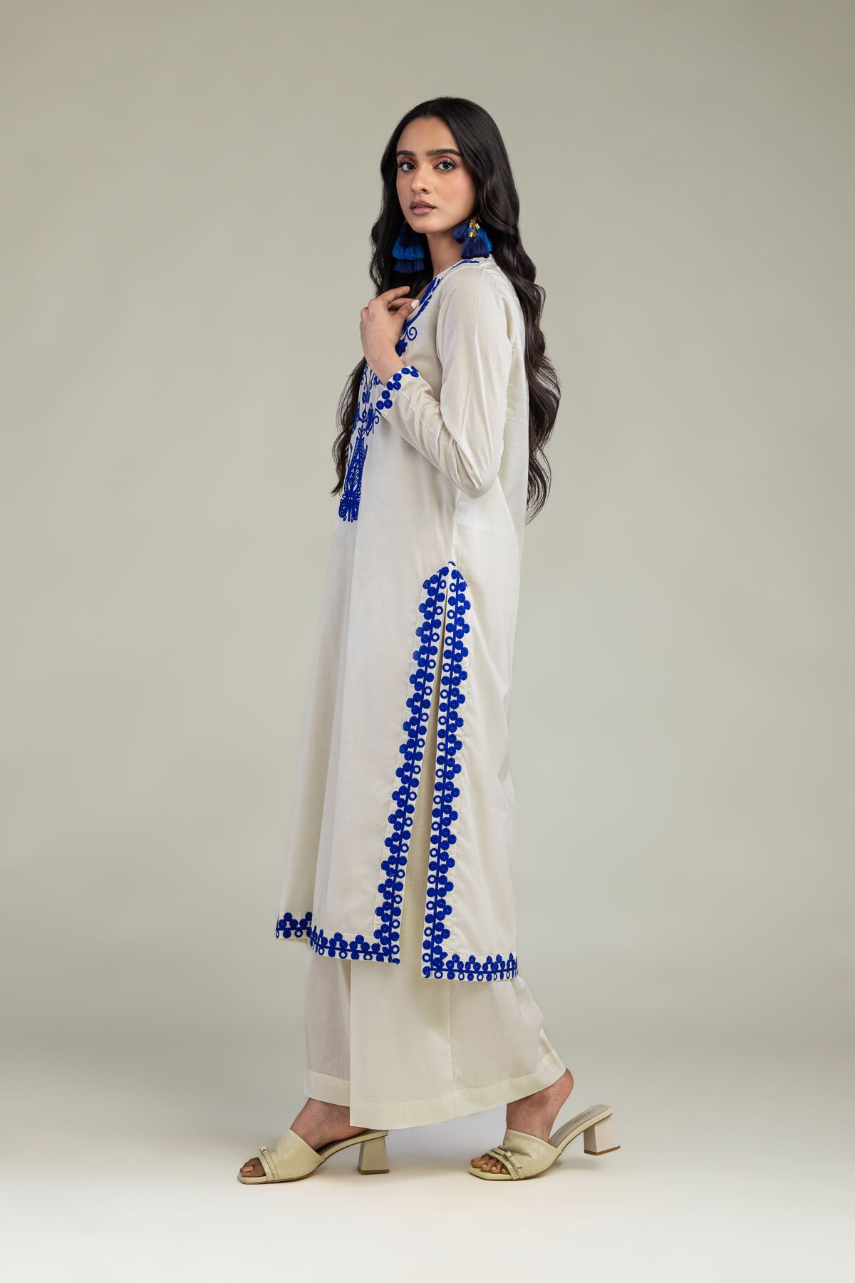 1-26-326-b-j2_multi_1-1.jpg Solid Cambric Shalwar 1