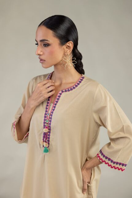 Short Cambric Kurta - View 2