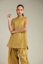 Floral Sleeveless Kurta - View 3