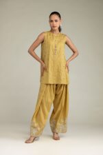 Floral Sleeveless Kurta - View 1