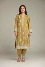 Cambric V-Neck Kurta - View 3