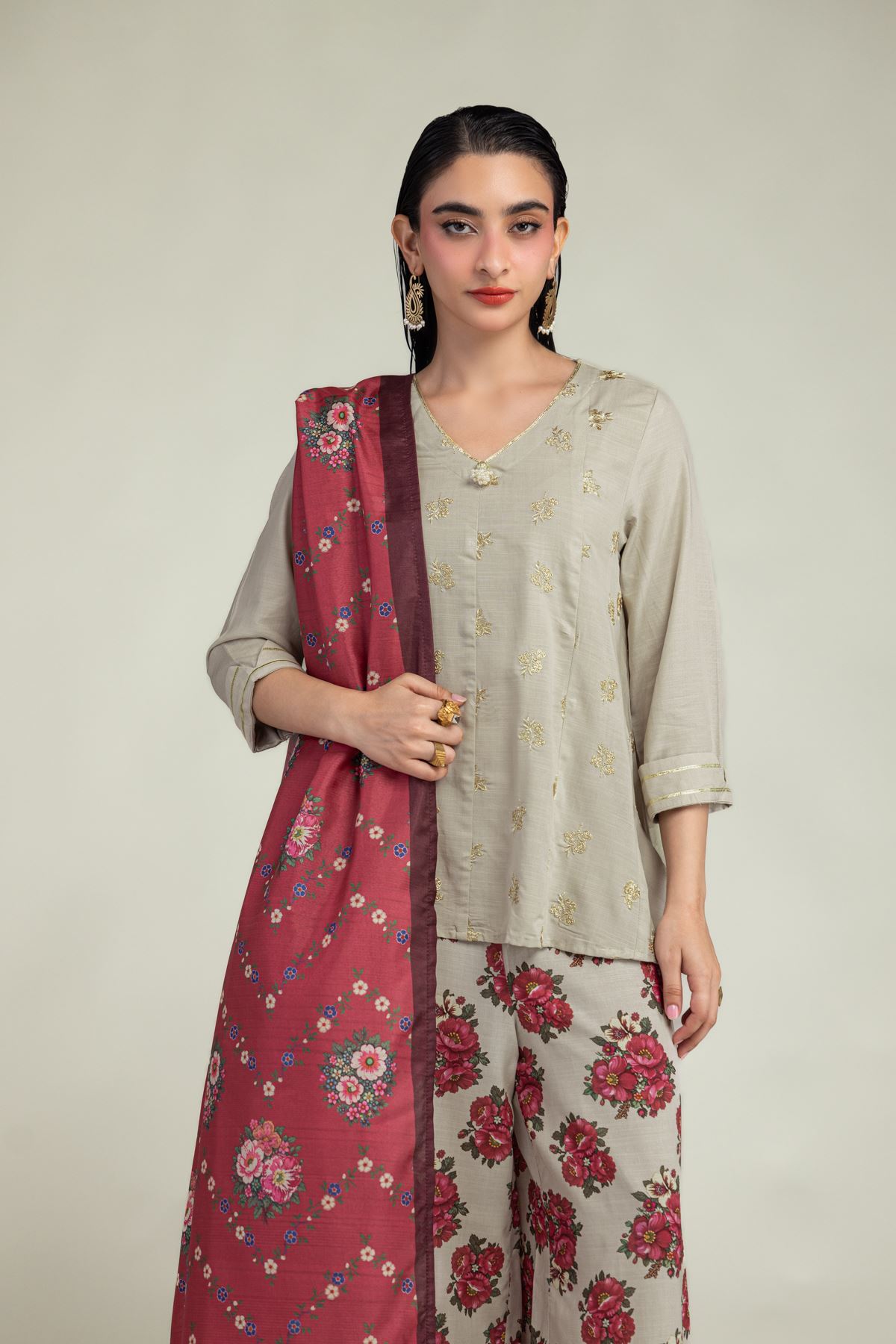 2-26-201-A-E-VG_MULTI-1 Beige V-Neck Kurta - V1