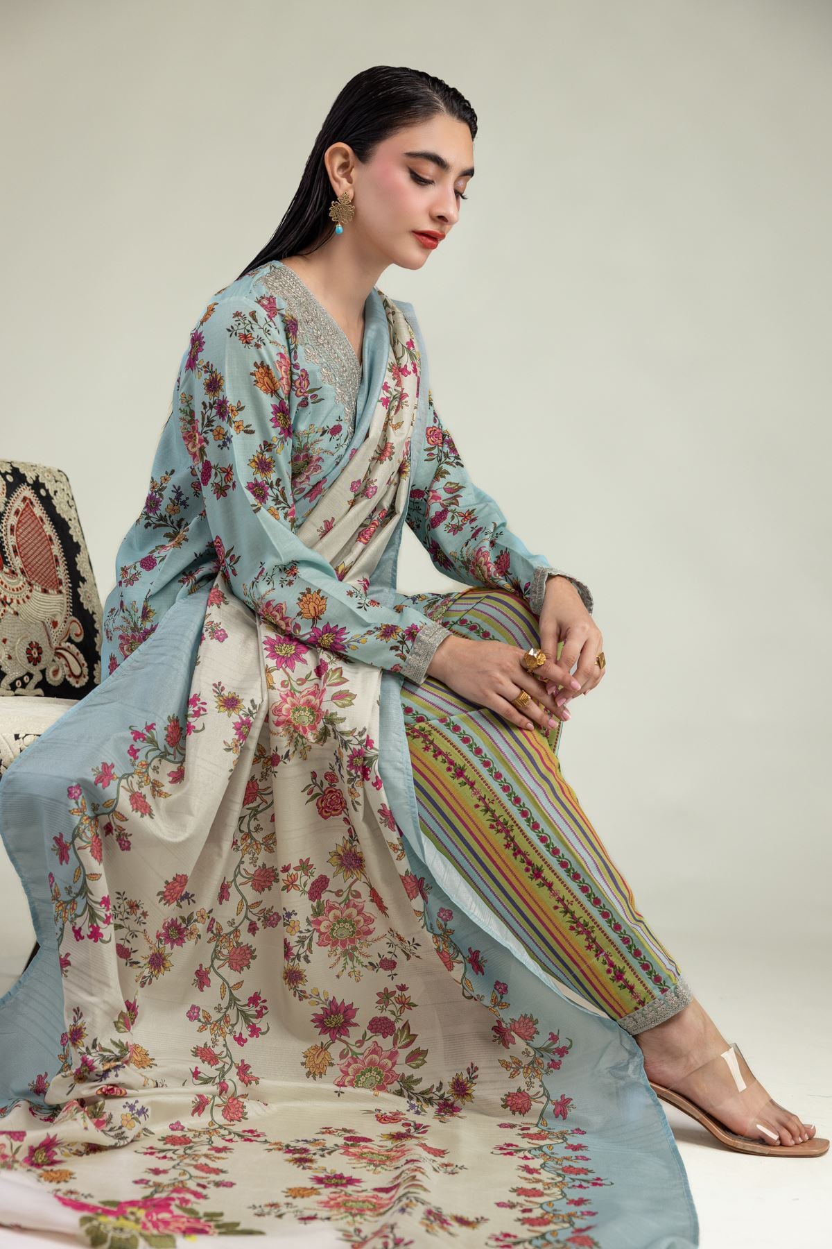 2-26-201-C-G-VG_MULTI-1 Floral Mesuri Dupatta - V1