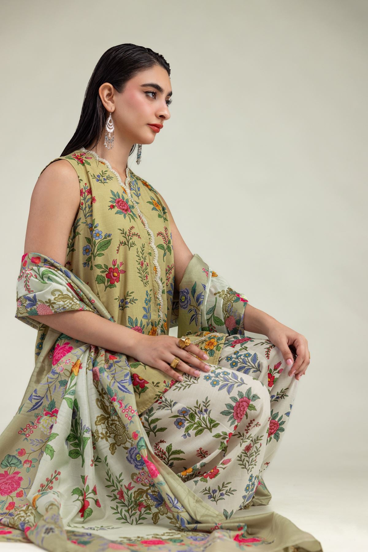 2-26-201-C-H-VG_MULTI-1 Floral Beige Dupatta - V1