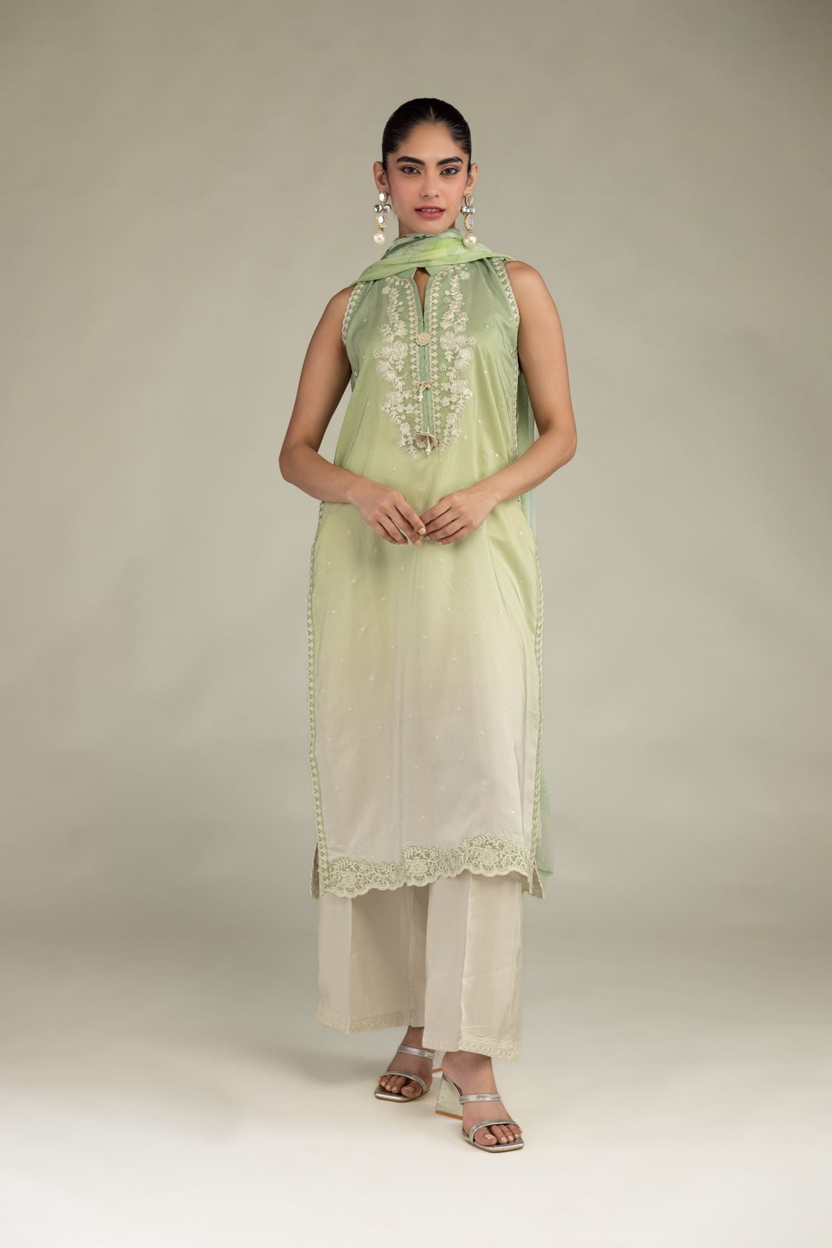 2-26-205-A-I1-VG_MULTI-1 Sleeveless Floral Kurta - V1