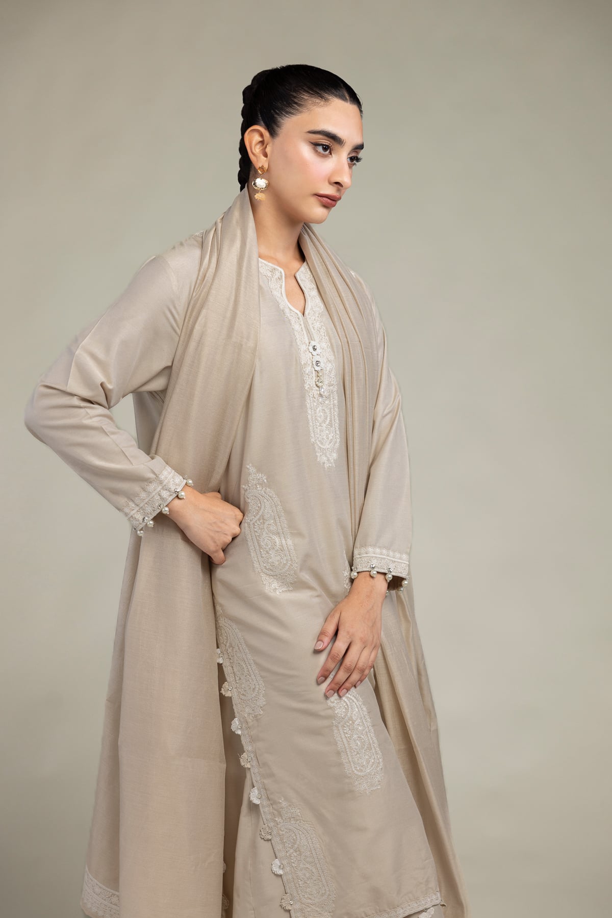 2-26-303-A-H1-VG_MULTI-1 Paisley Beige Kurta - V1