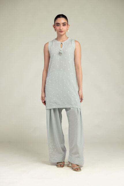 Lawn Sleeveless Kurta - View 1
