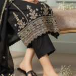 Black Casual Slipper For Ladies CL2184 - View 1