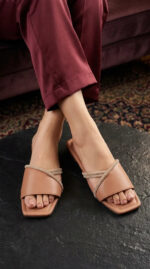 Brown Casual Slipper For Women CL2186 - View 1