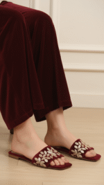 Maroon Casual Slipper For Ladies CL2228 - View 1