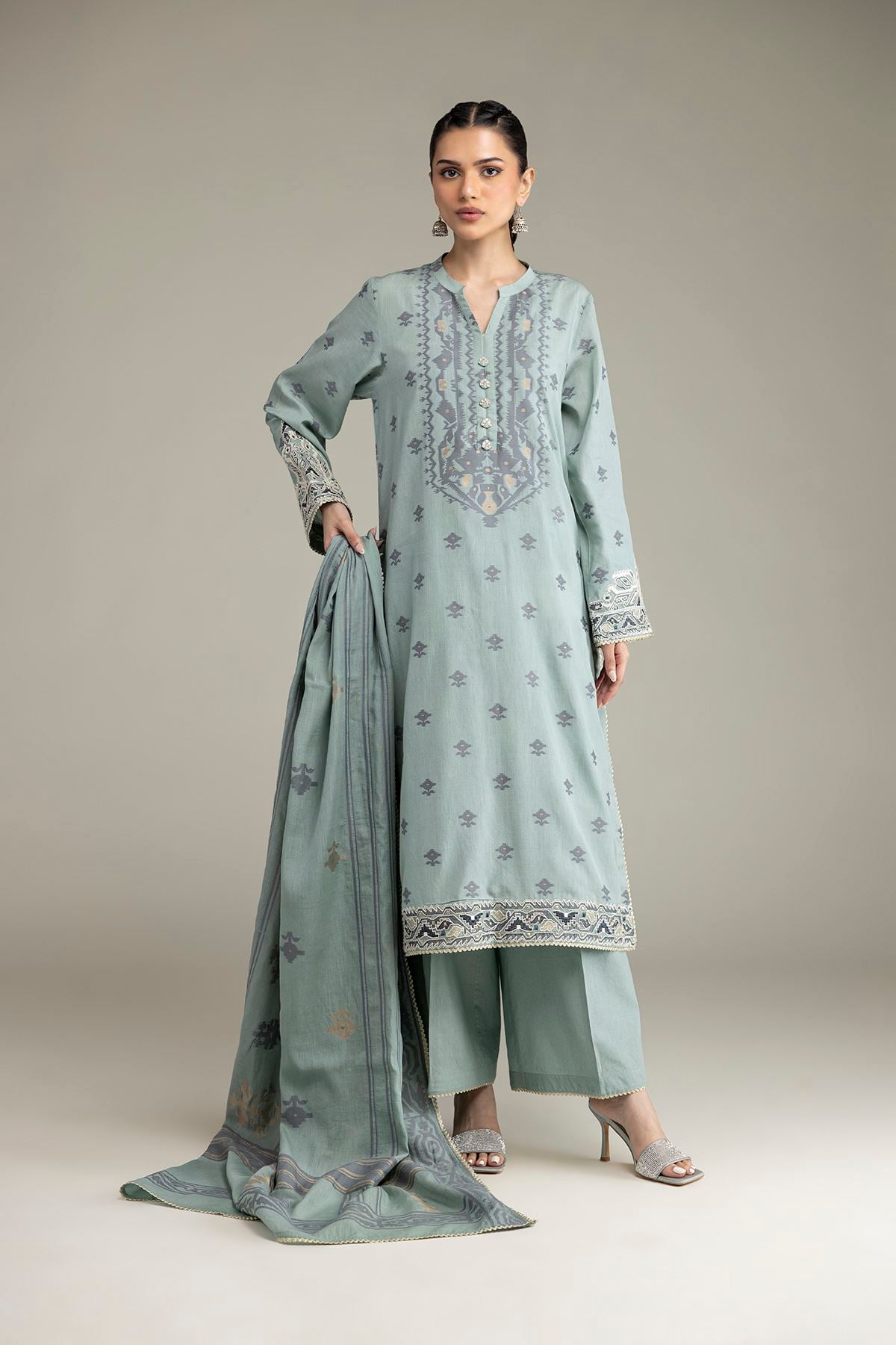 A33-26-211FC2-VG_MULTI-1 Embroidered Jacquard Fabrics 3-Piece - V1