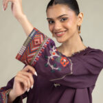Cambric V-Neck Kurta - View 1