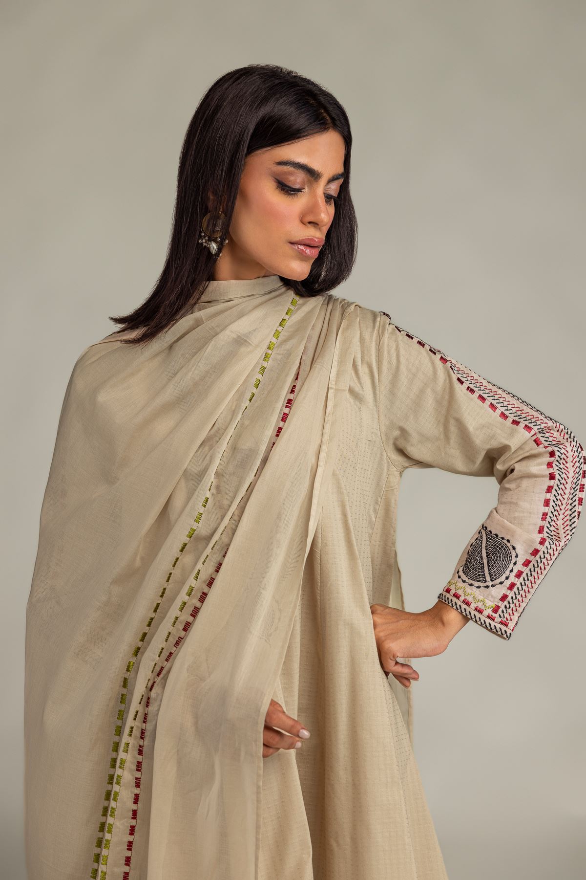 R-1-26-134-C-G-VG_MULTI-1 Beige Lawn Dupatta - View 1