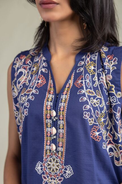 Floral Sleeveless Kurta - View 2