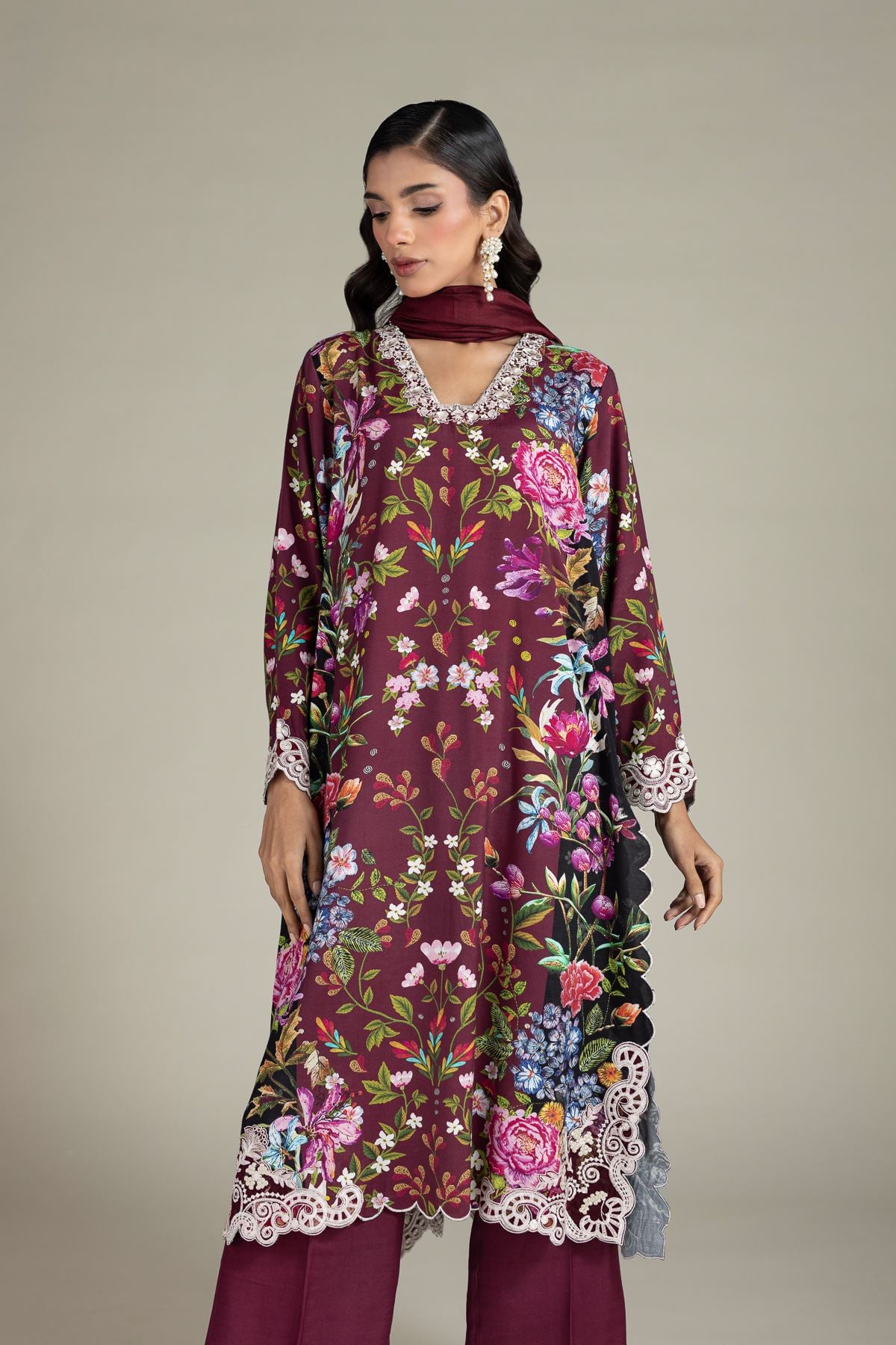 T-A33-26-102FE-VG_MULTI-1 Three-Piece Tailored Set - V1