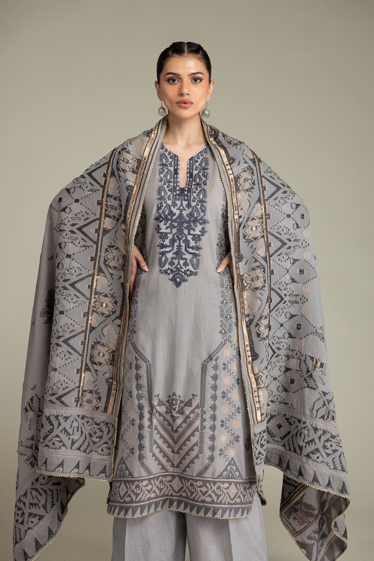 T-A33-26-211FB1-VG_MULTI-1 Tailored 3-piece Jacquard - V1