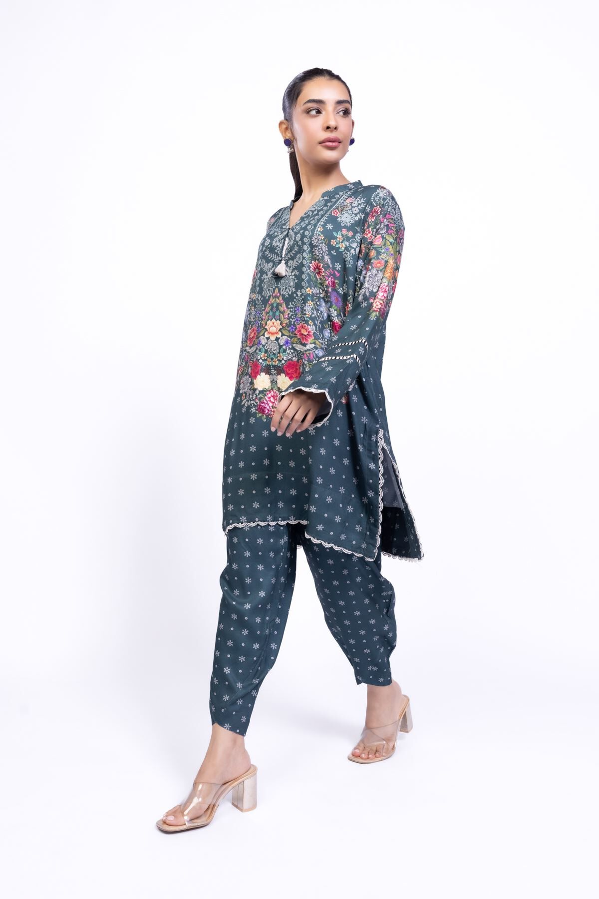vs10bb_multi_2.jpg Shalwar 1