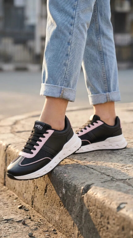 Black Casual Sneaker For Ladies AT7471 - View 1