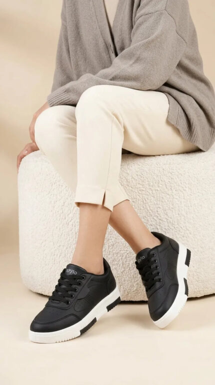 Black Casual Sneaker For Women AT7564 - View 1
