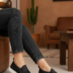 Black Women Casual Sneaker AT9110 - View 1