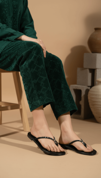 Black Casual Chappal For Women CL2292 - View 1
